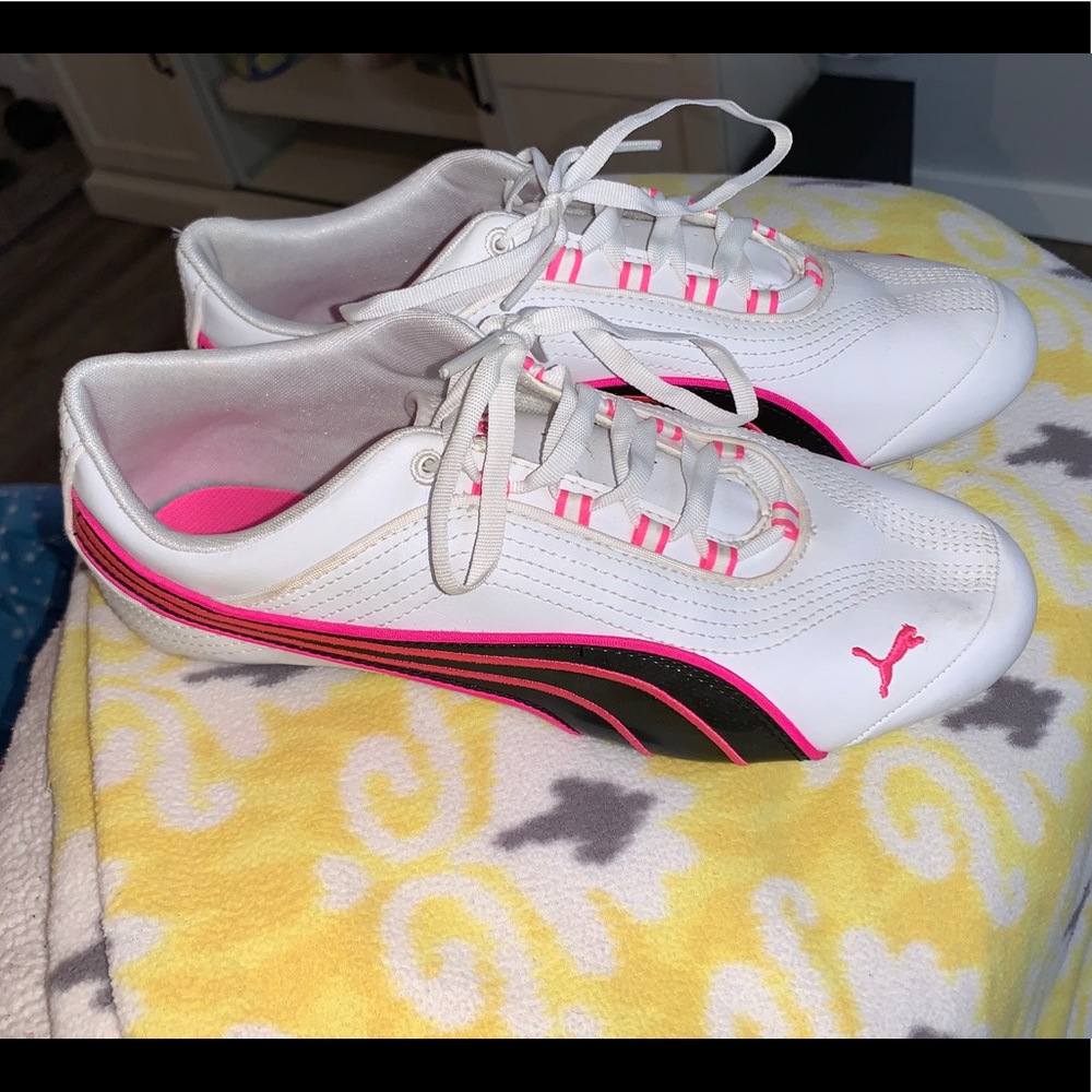 Womans Puma shoes